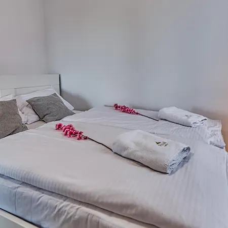 아파트 Triventi Mountain By Royal Aparts 카르파츠