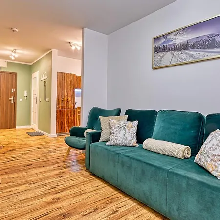 Triventi Mountain By Royal Aparts Apartment *