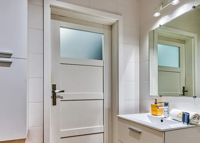 Triventi Mountain By Royal Aparts *