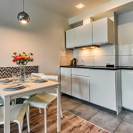 Apartmán Triventi Mountain Residence Z Basenem, Sauna I Jacuzzi By Royal Aparts *